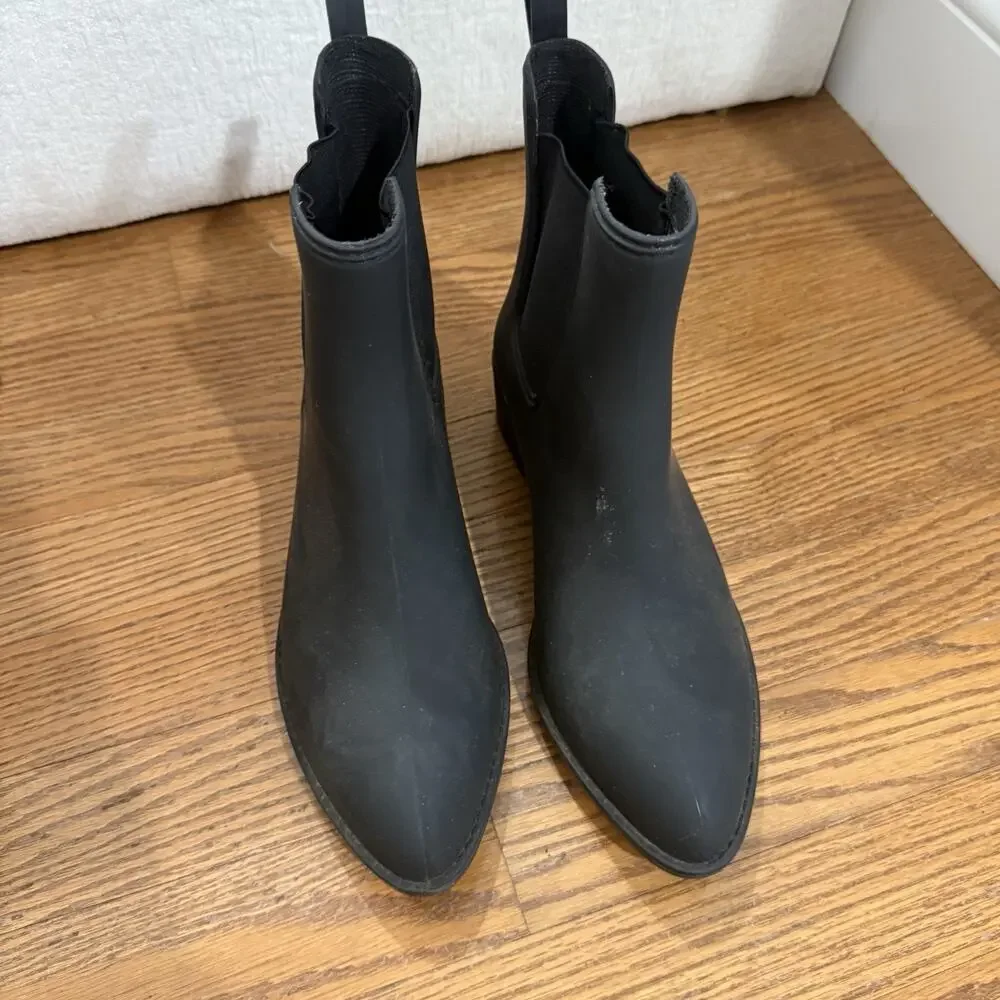 Steve Madden 7.5 Chelsea Rubber Rain Ankle Boots Chunky Block Lug Sole Pull-On
